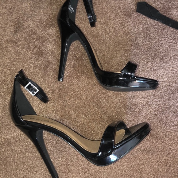Black heels - Picture 2 of 4